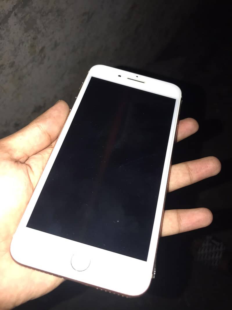Apple iPhone 8 Plus 5