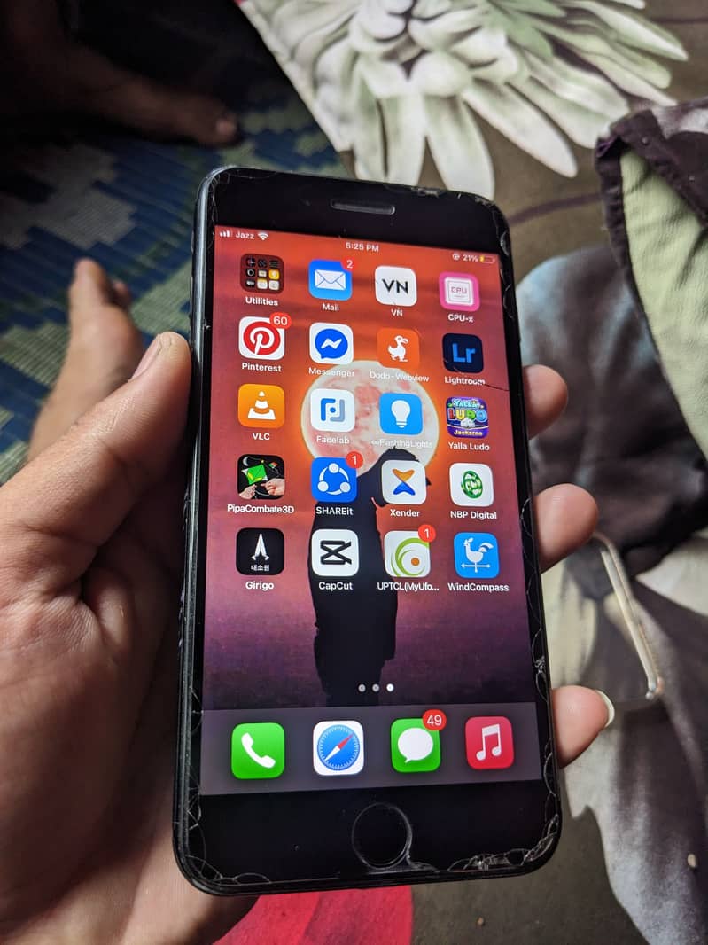 Apple iPhone 7 Plus 1