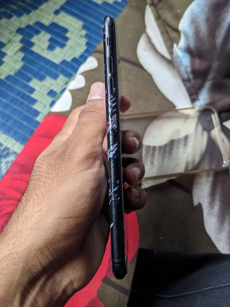 Apple iPhone 7 Plus 3