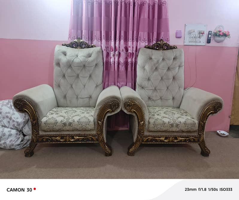 5 seater sofa with table available for sall 0