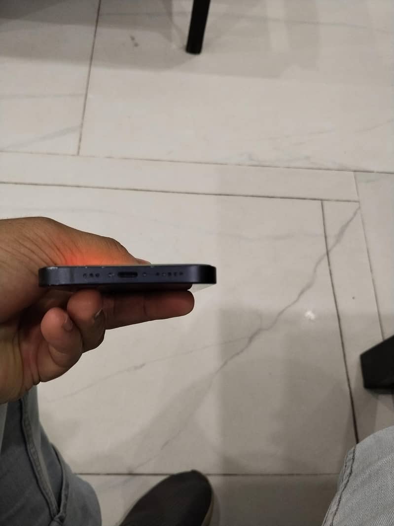 Apple iPhone 12 1