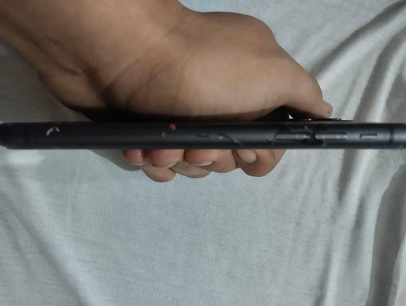 Apple iPhone 11 4
