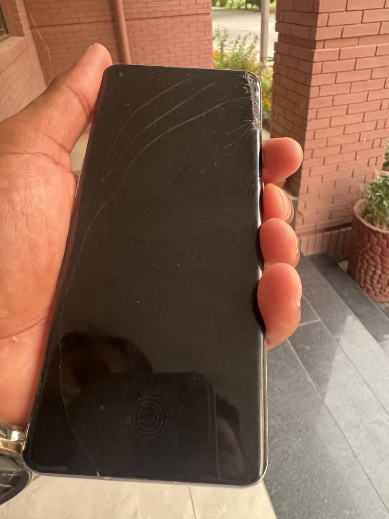 One plus 9pro5G 1