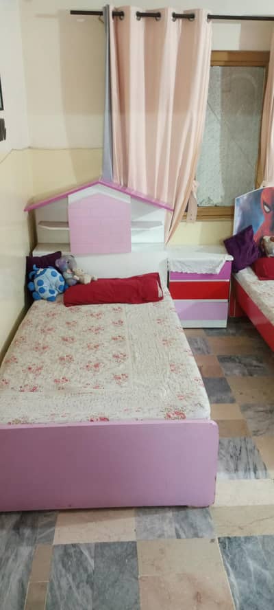 kids bed with  matress  for sale very good condition