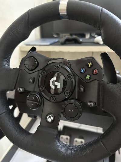 Logitech G923 TrueForce with shifter for Xbox and pc