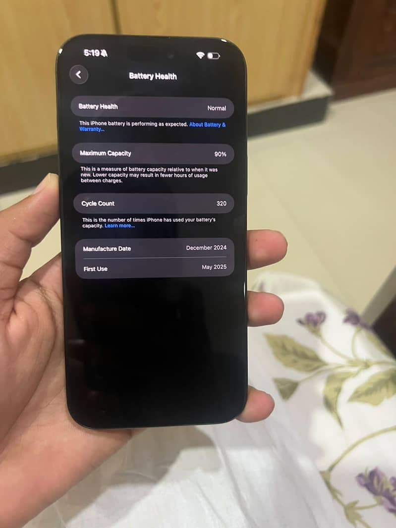 Apple iPhone 16 Pro Max 1
