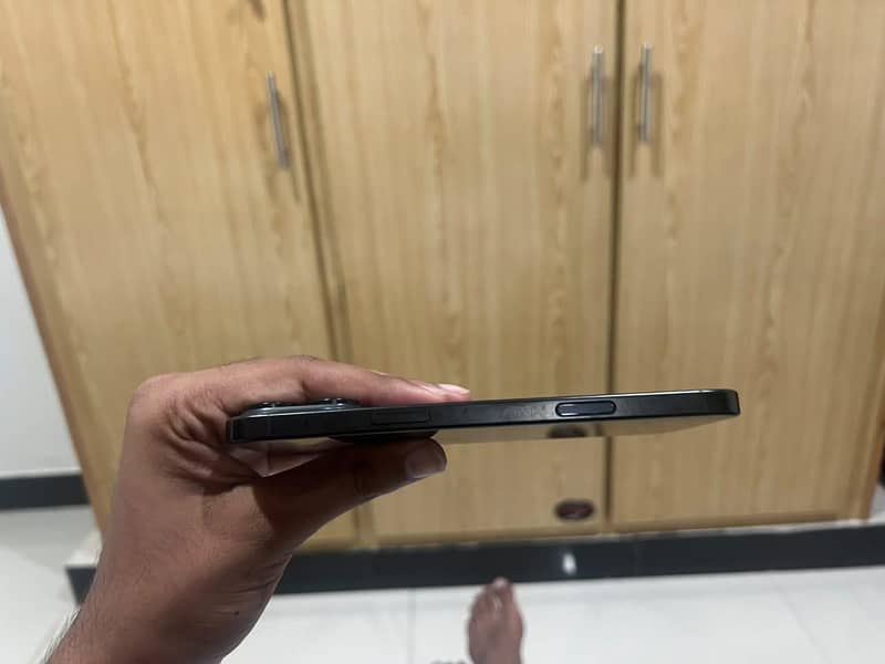 Apple iPhone 16 Pro Max 7