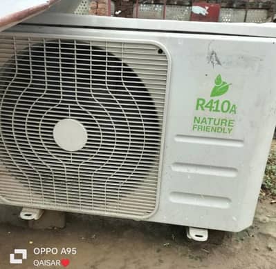 1.5 Ton AC R410 gas
