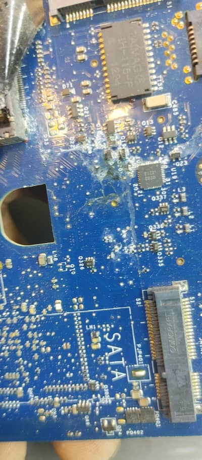 Laptop pc repairing at door step.