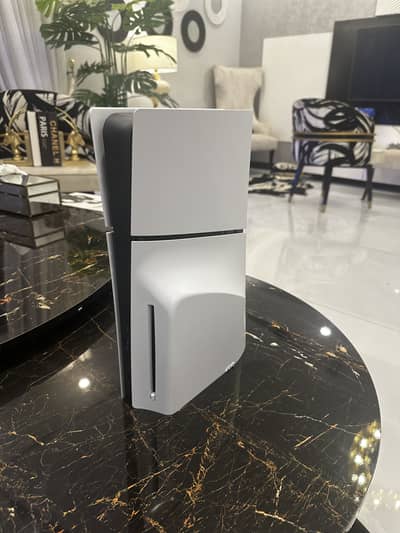 PS5 Slim Disc Edition Almost New 10/10 Condition
