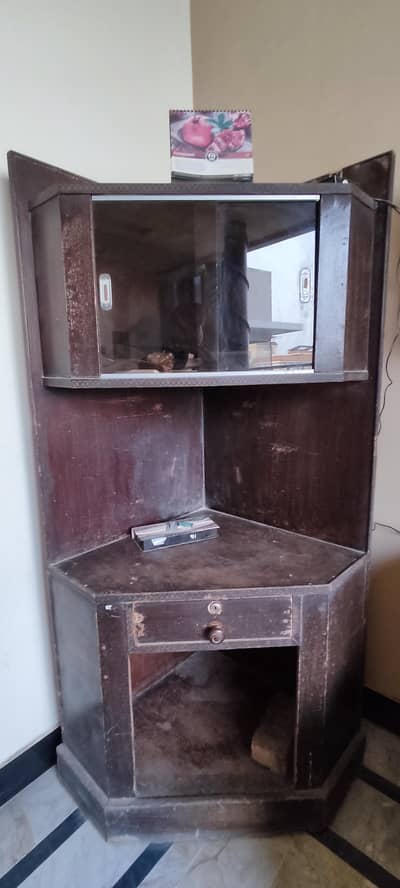 Beautiful Vintage Wooden Corner Cabinet / Showcase (Solid Wood)