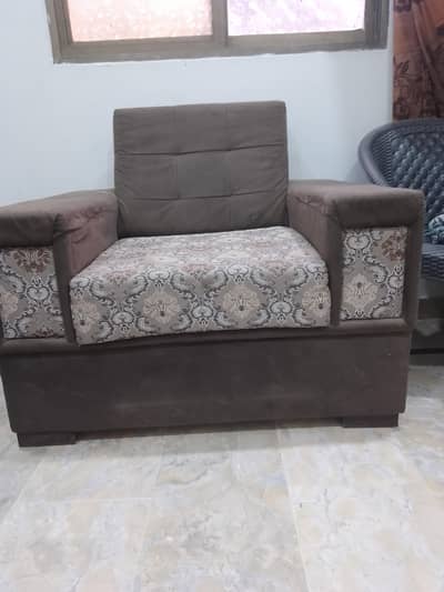 4 seats