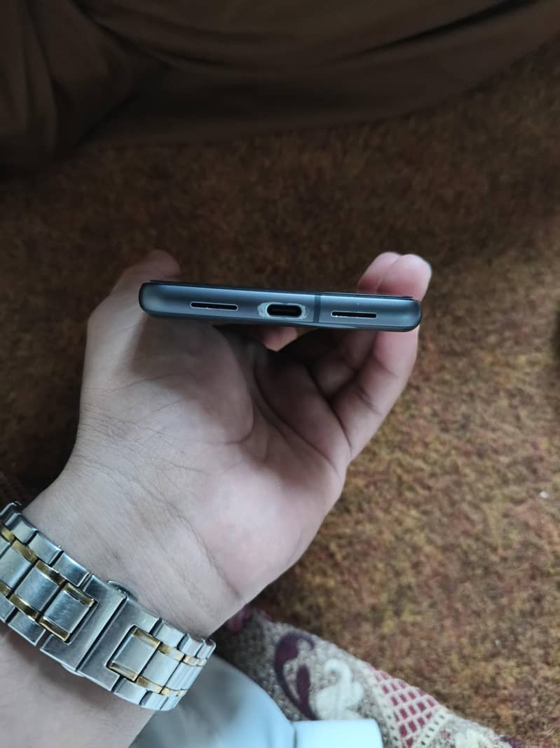 Google Pixel 7 4