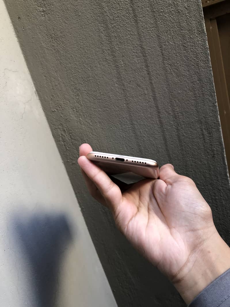 Apple iPhone 8 5