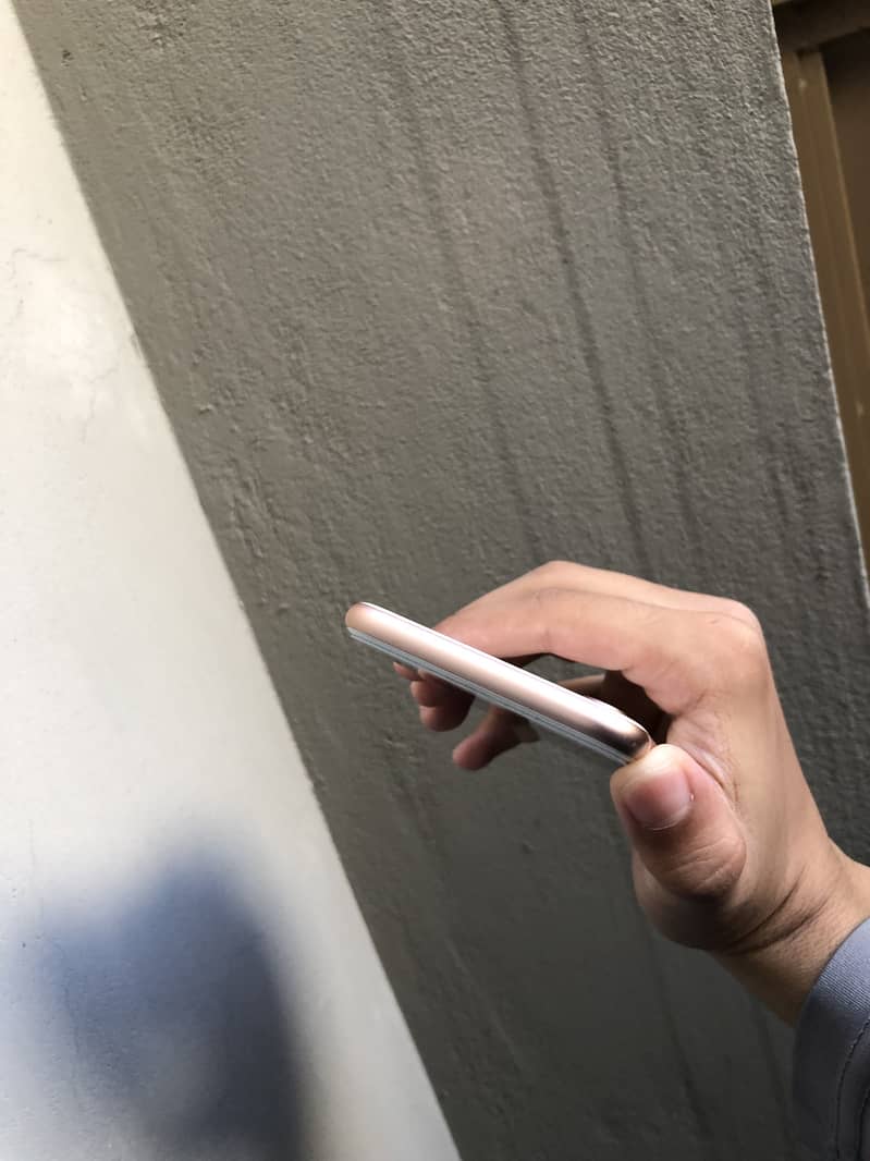 Apple iPhone 8 6