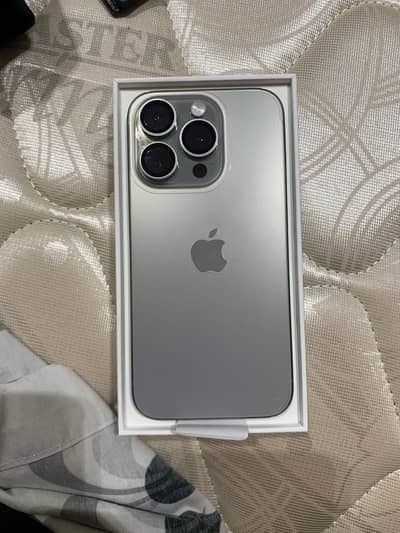 Iphone 15 pro natural titanium