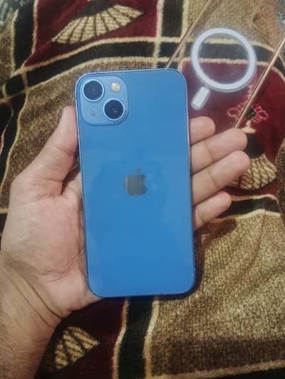 Apple iPhone 13