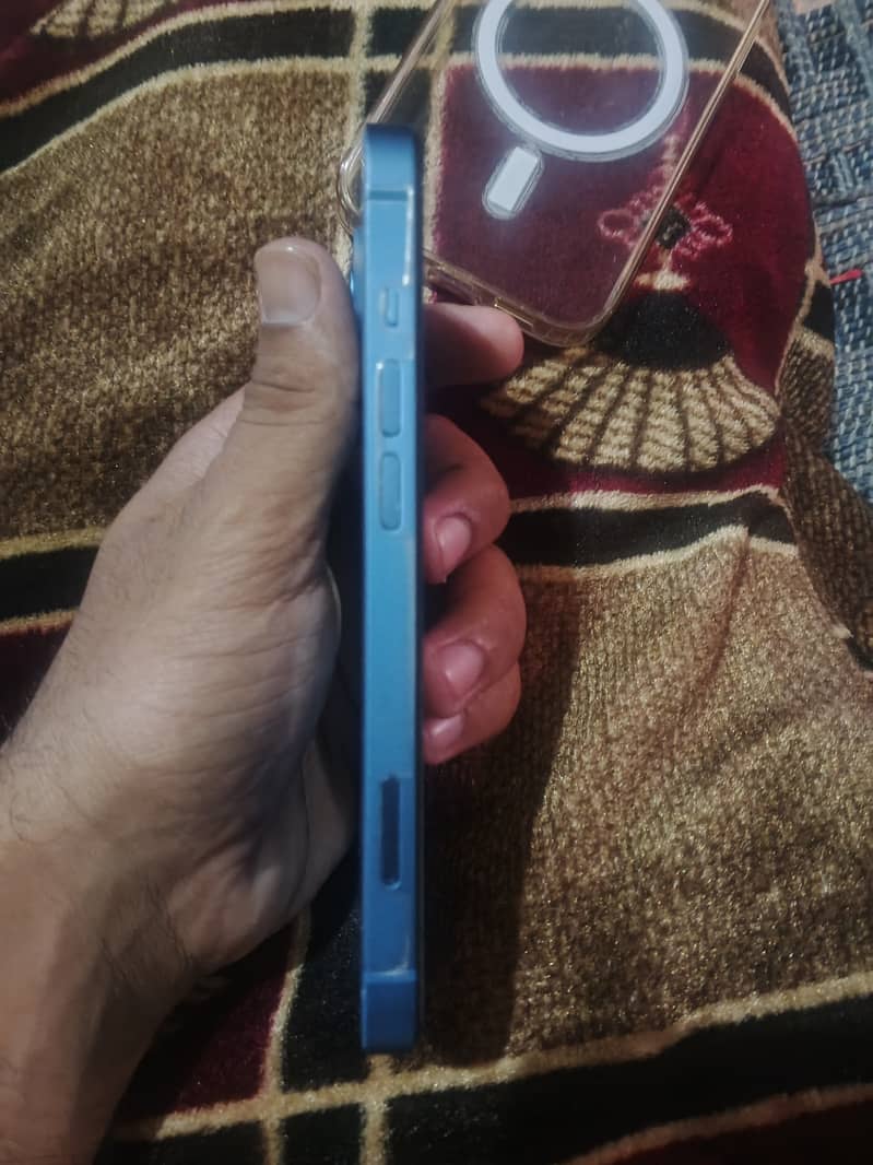 Apple iPhone 13 3