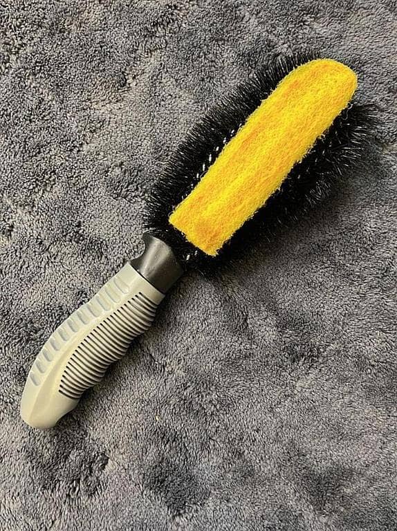 Car Tyre Rim Brush Yellow