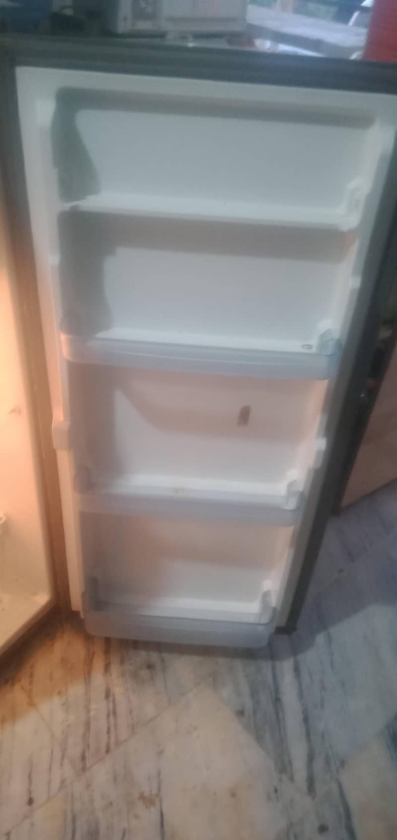 Refrigerator 0