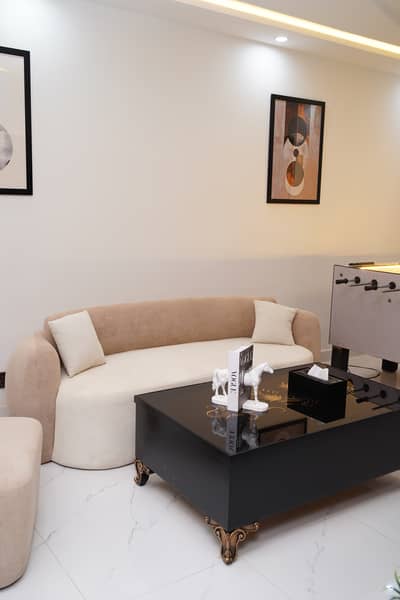 Premium 1 bed with luxurious TV Lounge - Adjacent Theme Park - Lahore