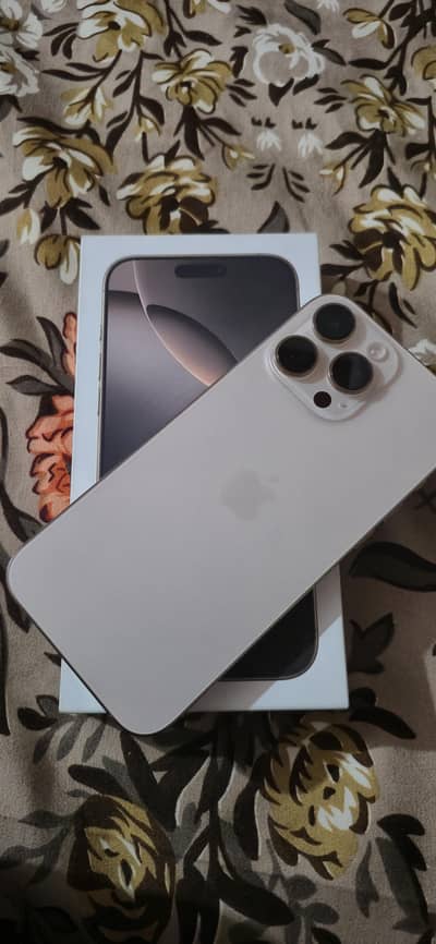 Apple iPhone 16 Pro Max