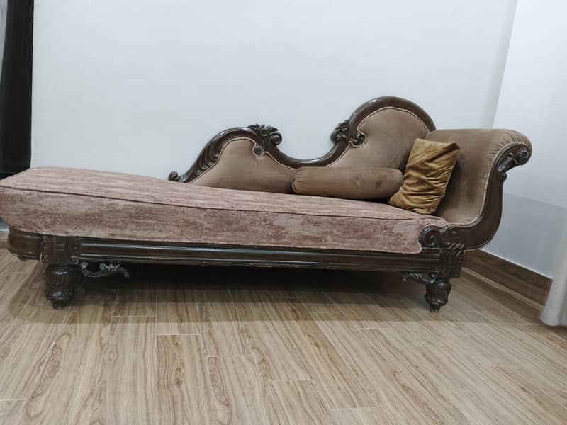 Dewan Sofa 2
