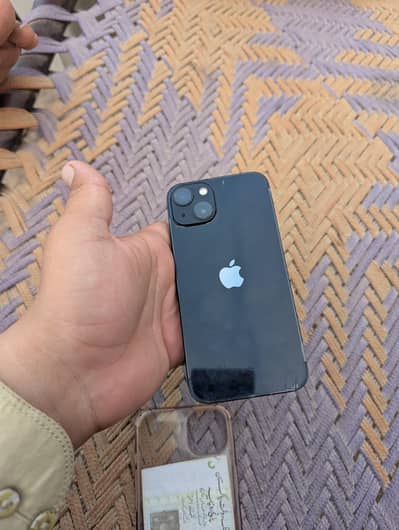 Apple iPhone 13