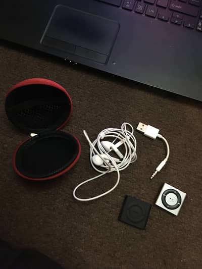 iPod Shuffle 4 And Sony Mp3 Walkman