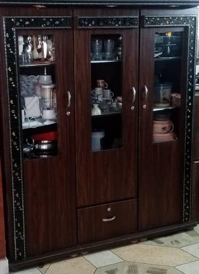 BED ,WORDROBE,DEVIDER,DRESSING TABLE. USED BUT LIKE NEW