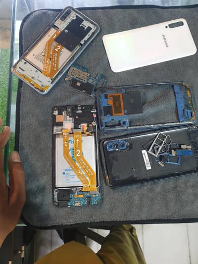 Samsung Mobile A50