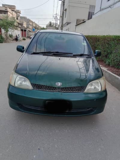 Toyota Platz 2000