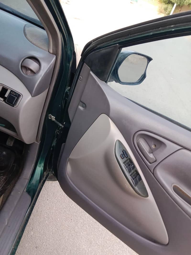 Toyota Platz 2000 5