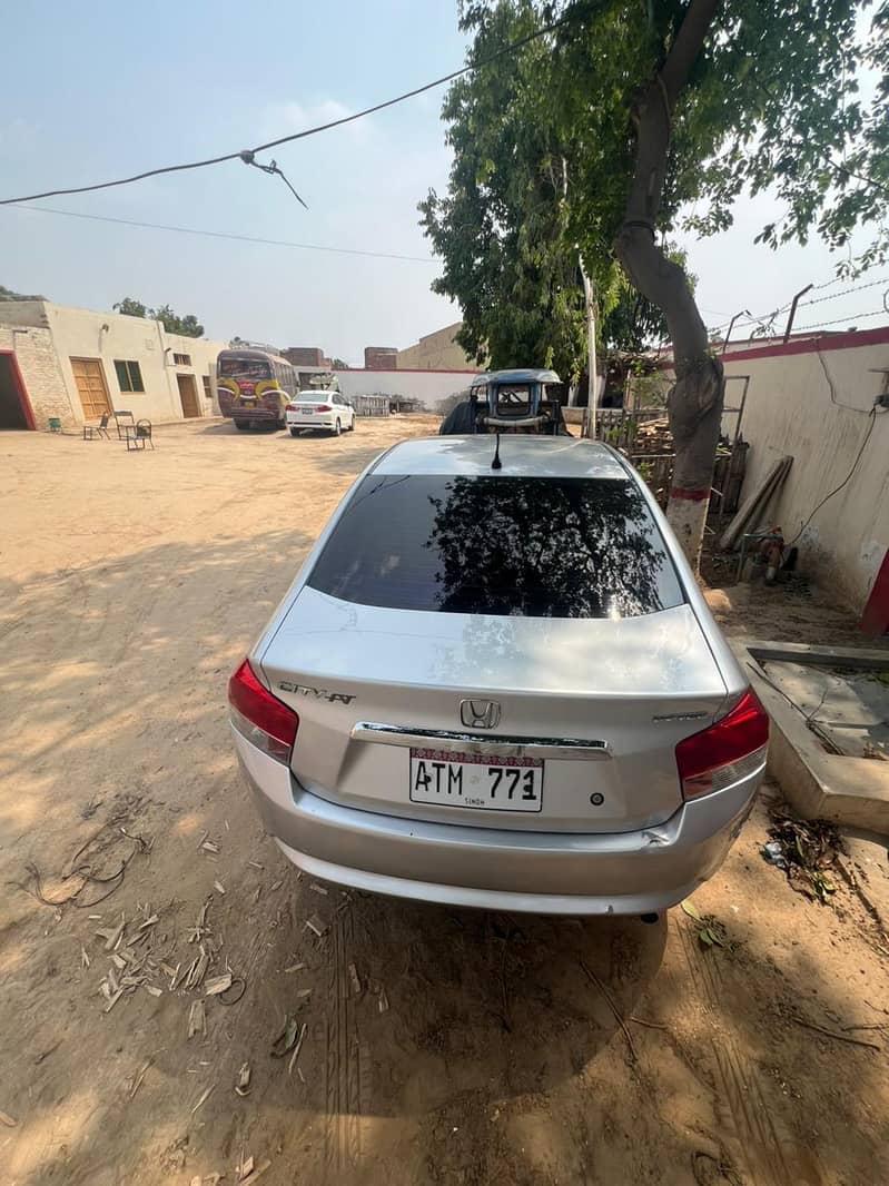 Honda city 2011 model 4