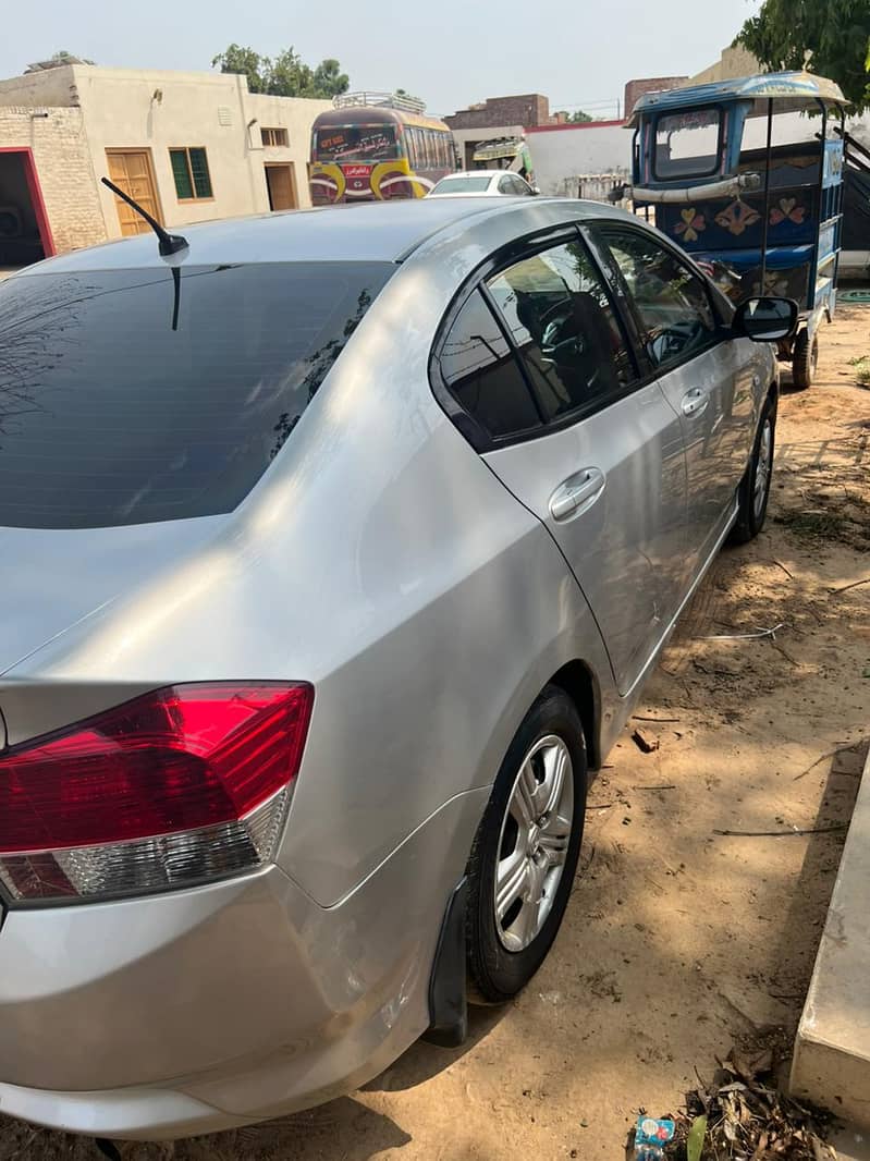 Honda city 2011 model 7