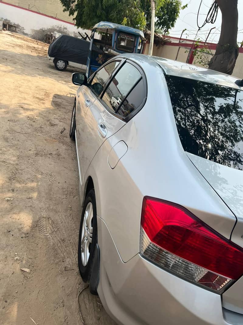 Honda city 2011 model 10