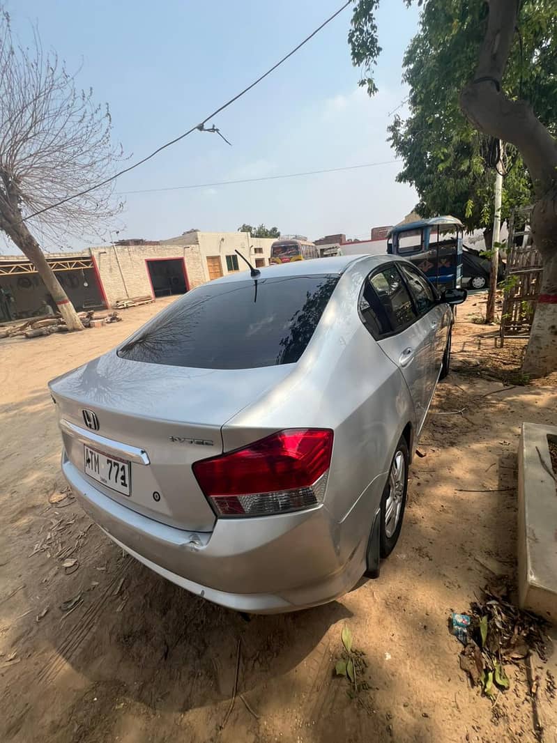Honda city 2011 model 13