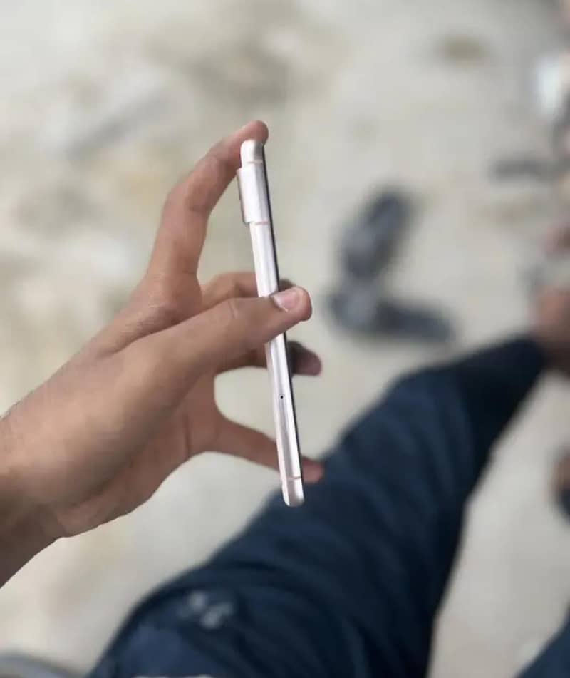Google Pixel 8 3
