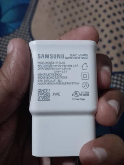 Samsung EP-TA200 Charger