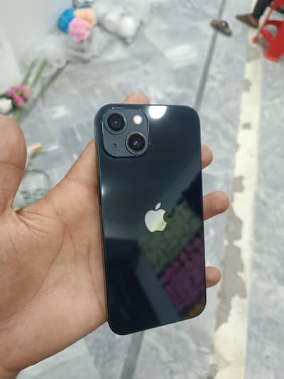 Apple iPhone 13