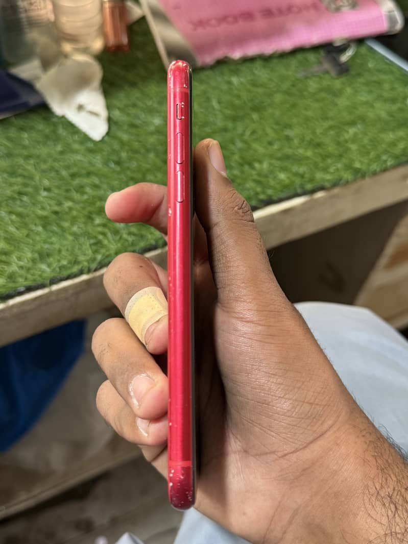 Apple iPhone 11 3