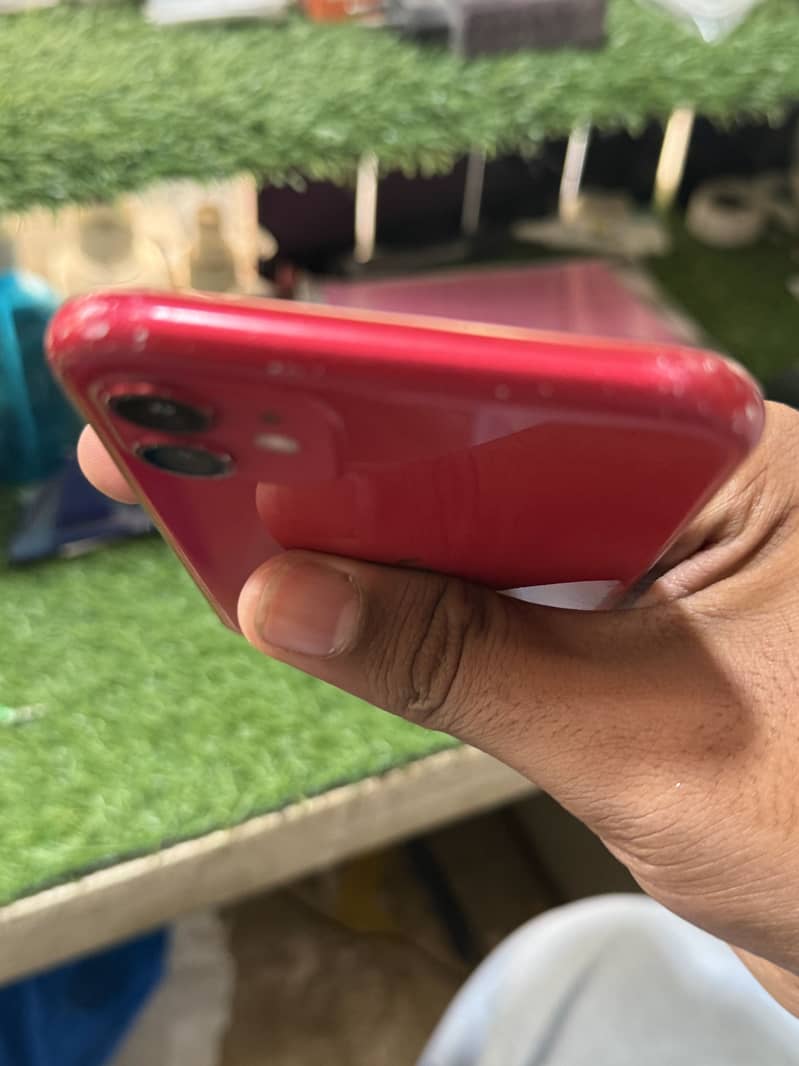 Apple iPhone 11 4