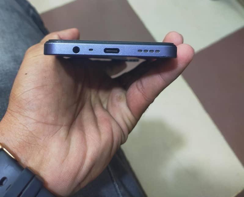 Realme Note 60 4