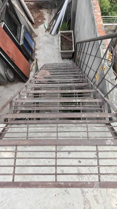 stairs iron Strait|| 13 fit by 3 fit || call 03044488820