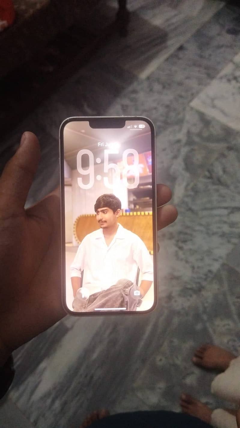 Apple iPhone 13 2