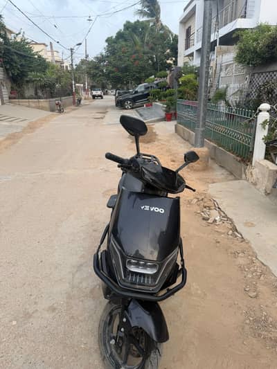 REVOO C 32 electric scooter