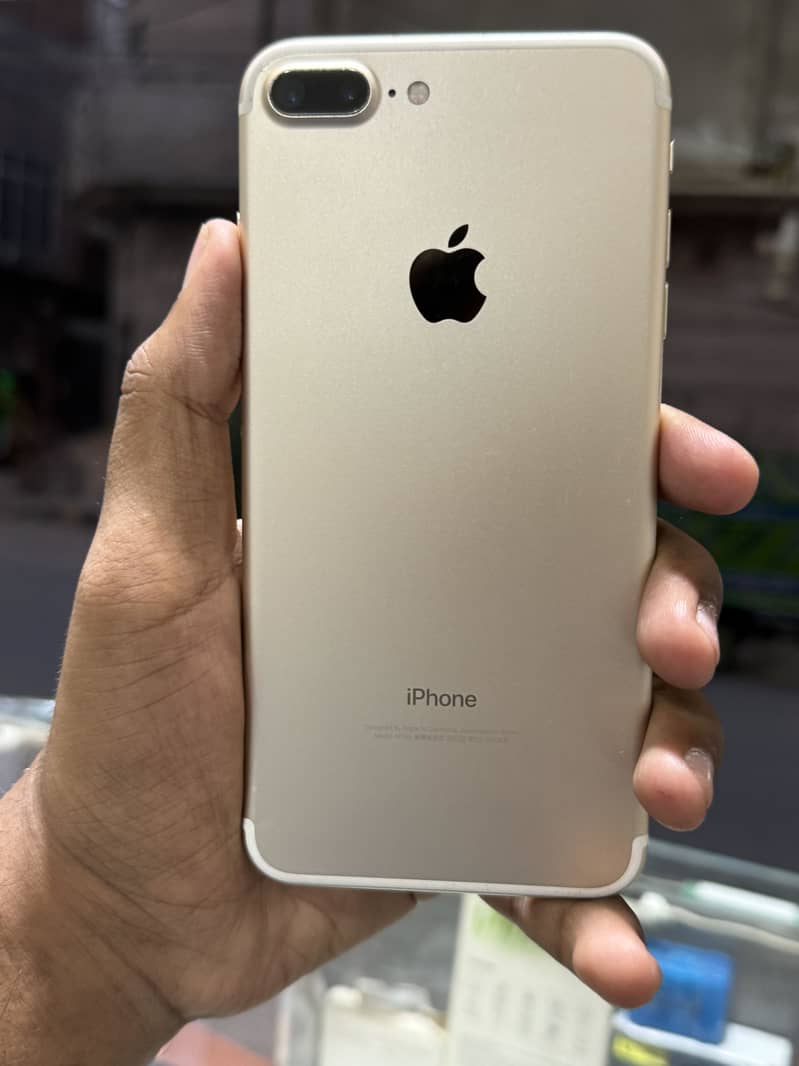 Apple iPhone 7 Plus 1