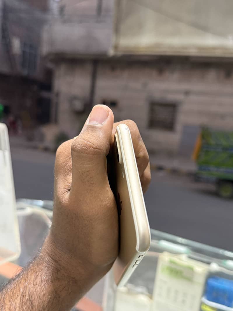 Apple iPhone 7 Plus 2