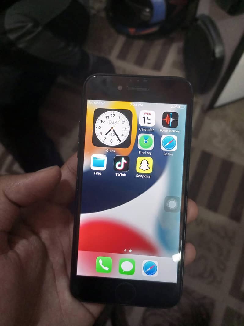 Apple iPhone 7 2