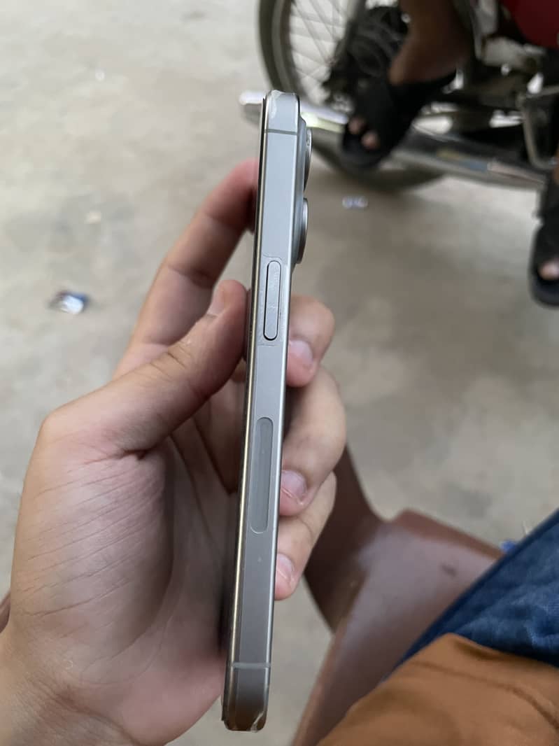 iPhone 15 pro 1